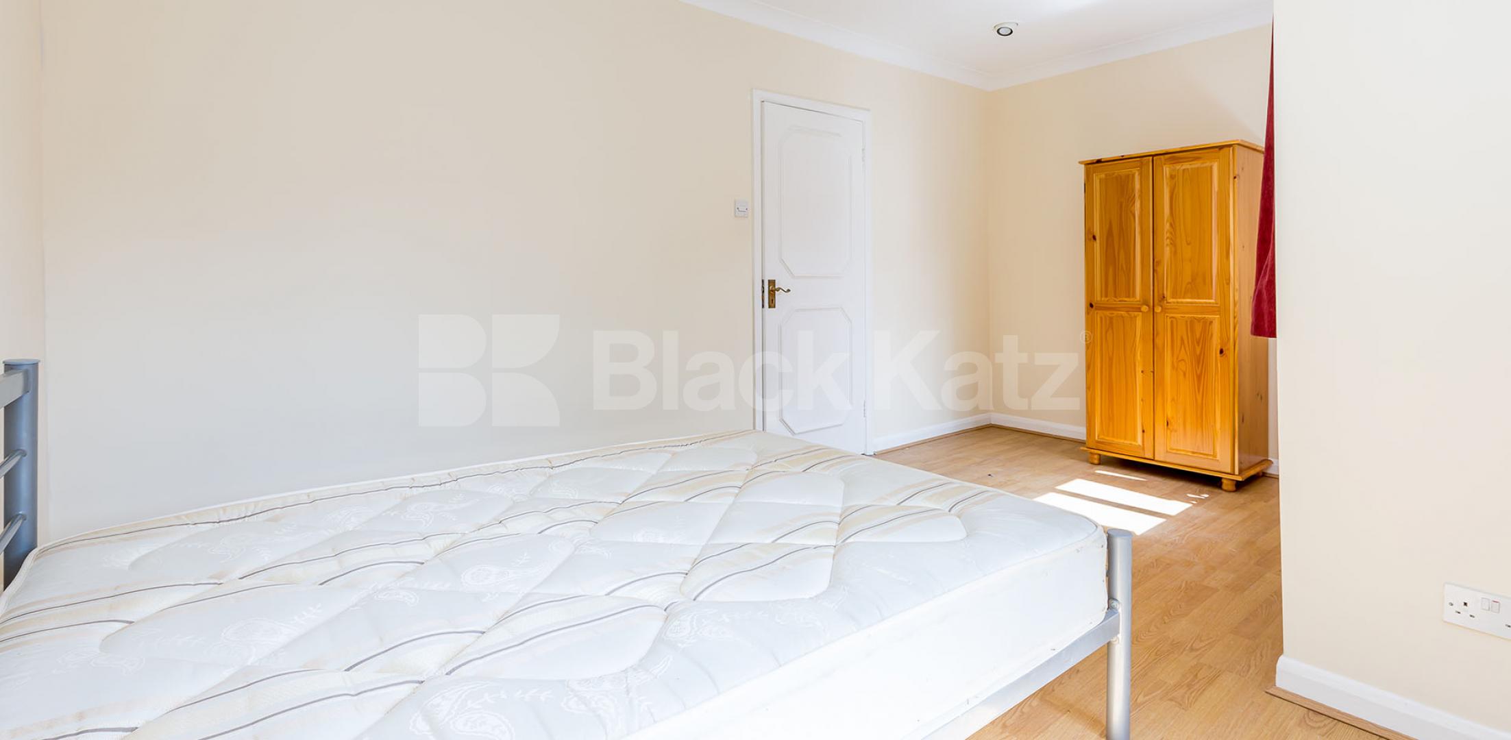 			4 BEDROOMS & 3 BATHROOMS, 4 Bedroom, 1 bath, 1 reception Flat			 St.Helens Gdns, LADBROKE GROVE